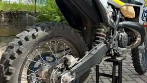 Husqvarna TE 300i Jarvis Edition (2020)  (3)