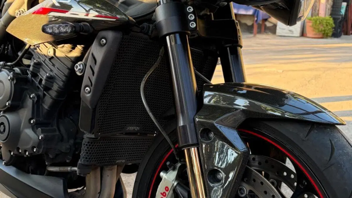 Triumph Speed Triple 1050 RS (2018 - 20)  (2)