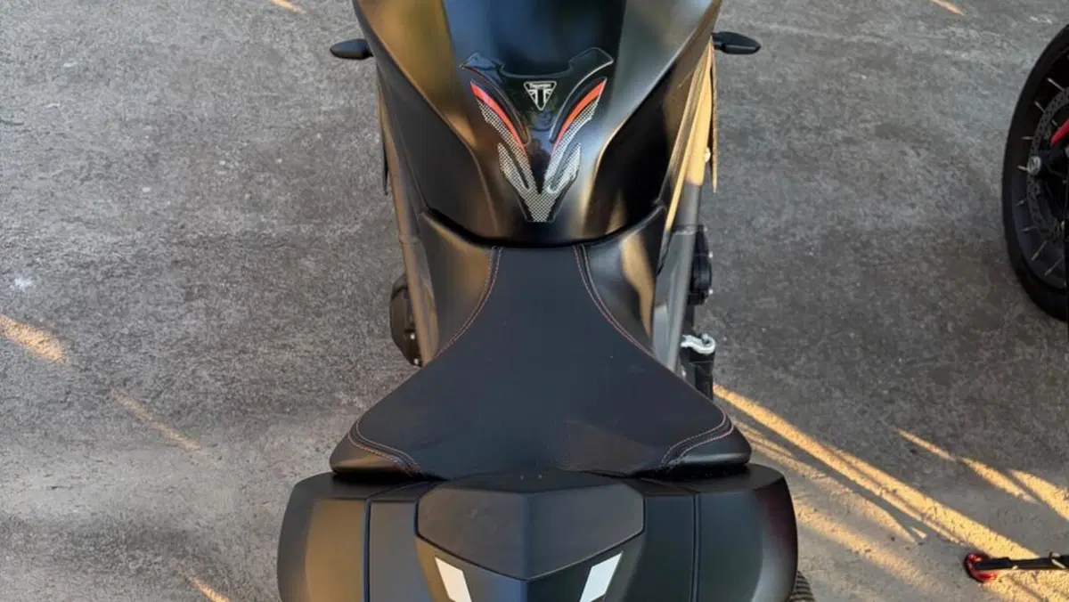 Triumph Speed Triple 1050 RS (2018 - 20)  (9)