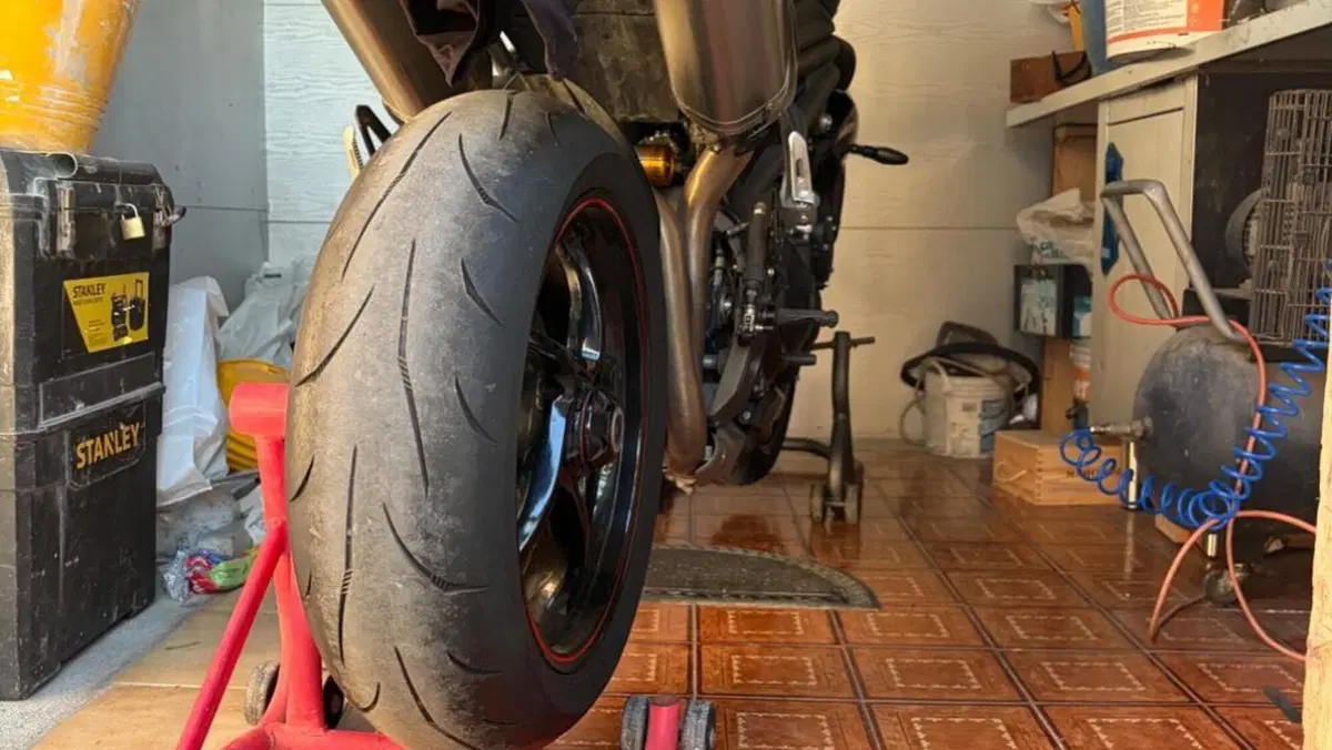 Triumph Speed Triple 1050 RS (2018 - 20)  (10)