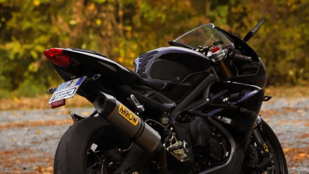Triumph Daytona 675 (2013 - 14)  (2)