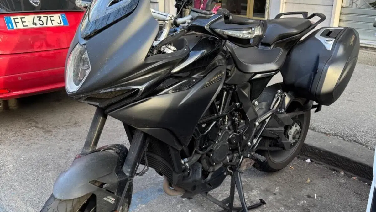 MV Agusta Turismo Veloce 800 Lusso SCS (2021 - 26)  (3)