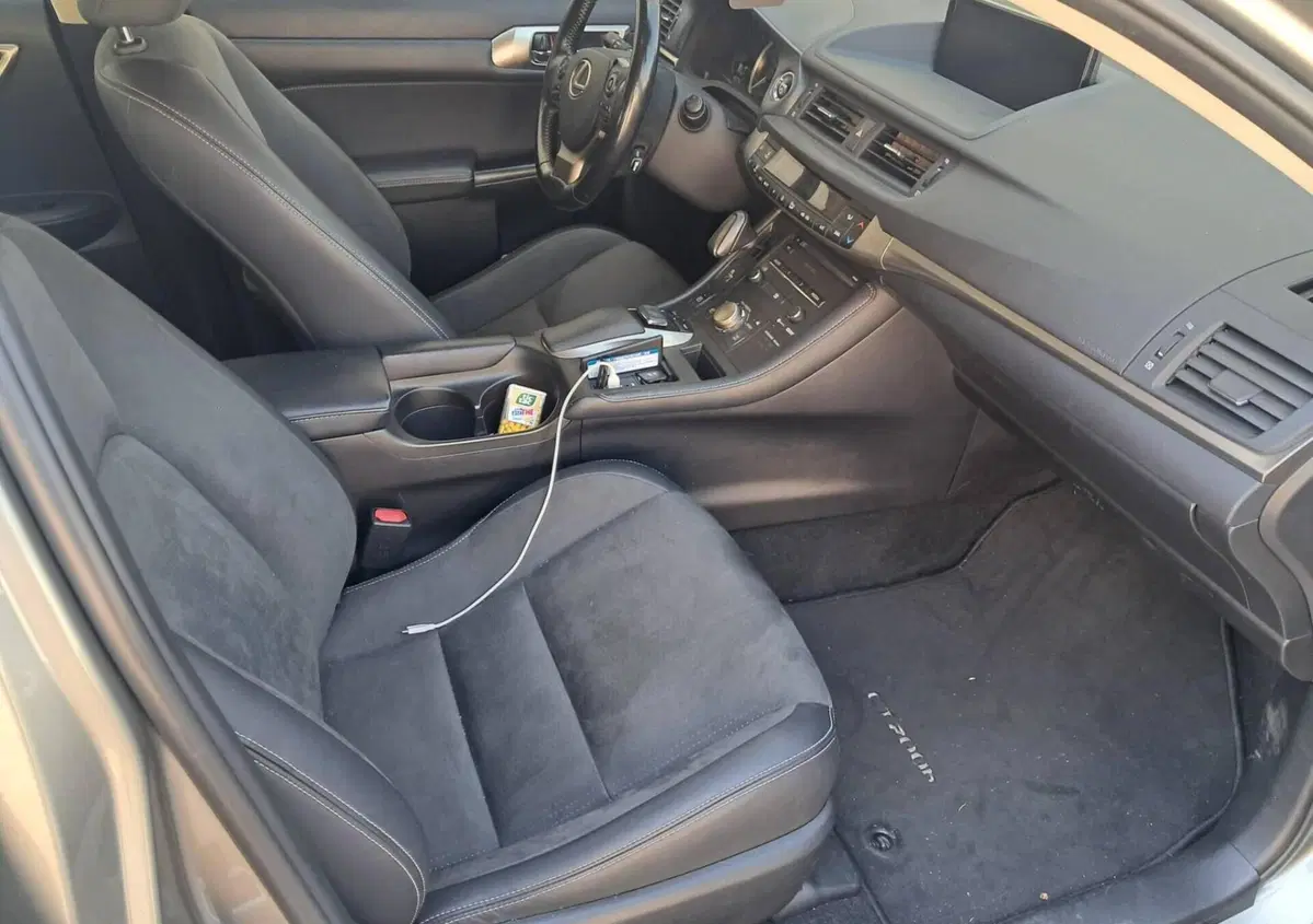 Lexus CT Hybrid F Sport (11)