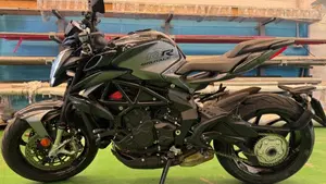 MV Agusta Brutale 800 RR (2021 - 25)  (11)