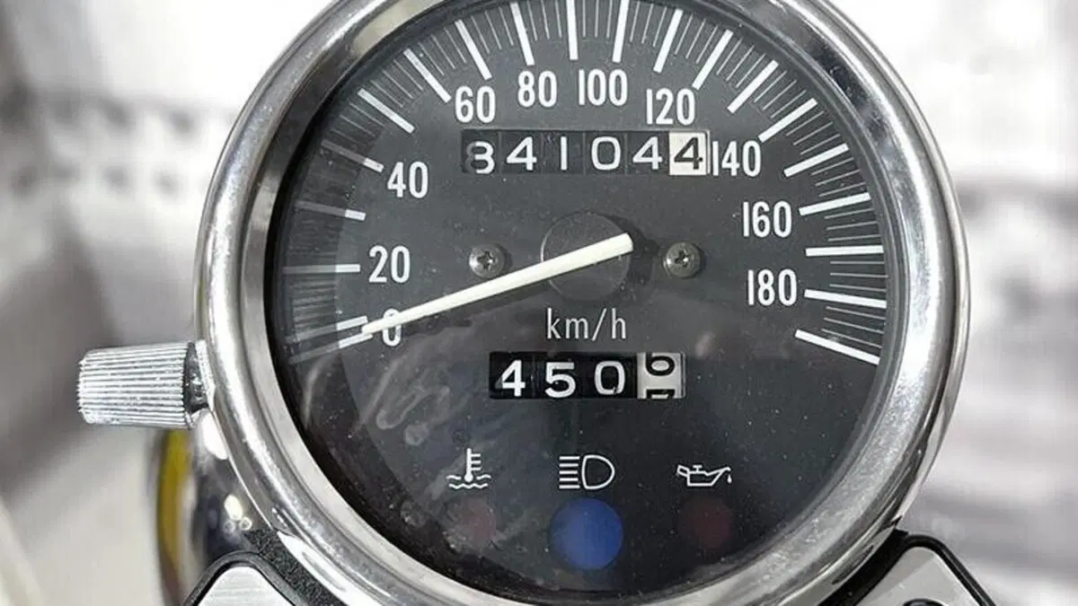 Suzuki Marauder VZ 800  (3)
