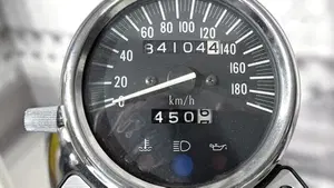 Suzuki Marauder VZ 800  (3)