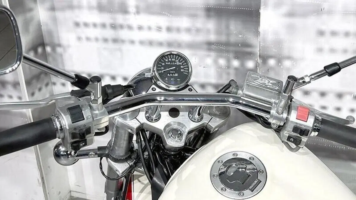 Suzuki Marauder VZ 800  (6)