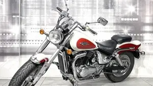 Suzuki Marauder VZ 800  (7)