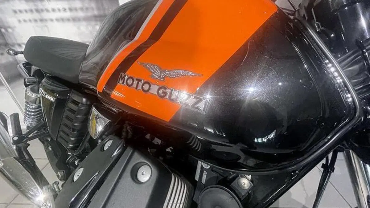 Moto Guzzi V7 II Racer (2015 - 17)  (3)