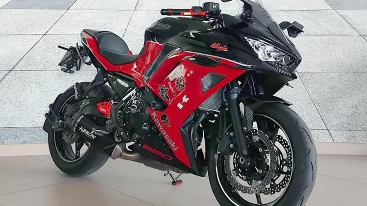Kawasaki Ninja 650 40th Anniversary Edition (2024) 