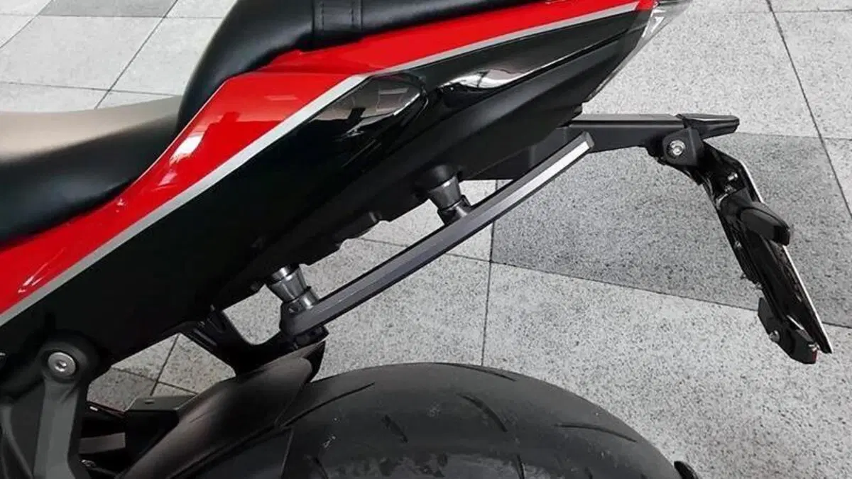 Kawasaki Ninja 650 40th Anniversary Edition (2024)  (4)
