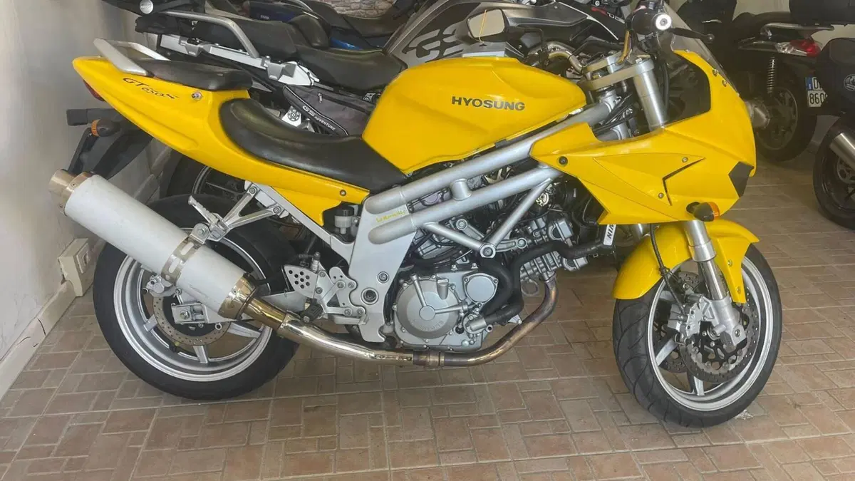 Hyosung Comet GT 650 R (2005 - 16)  (2)
