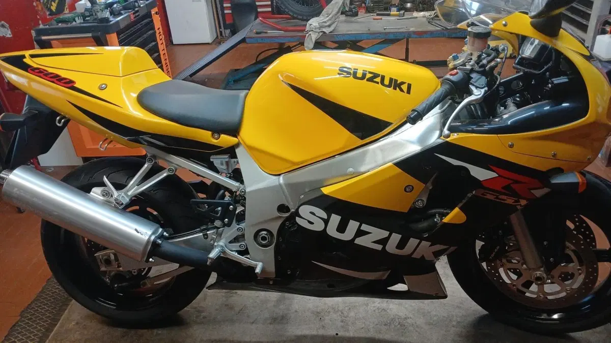 Suzuki GSX R 600 (2001 - 03) 
