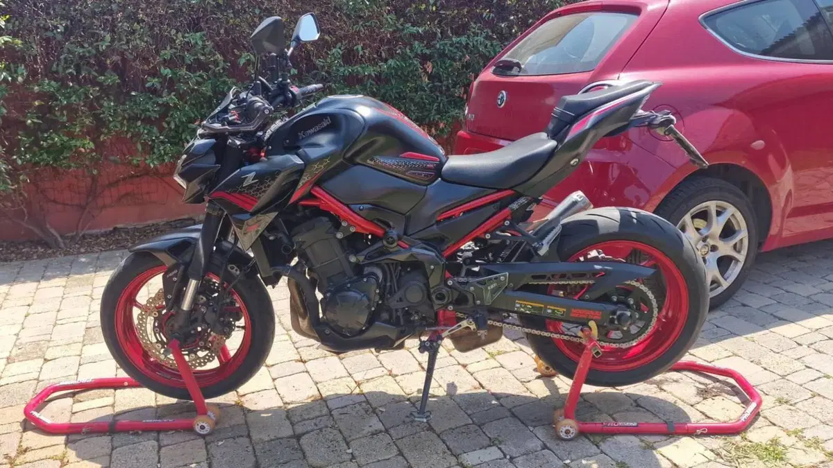 Kawasaki Z 900 (2021 - 24) 