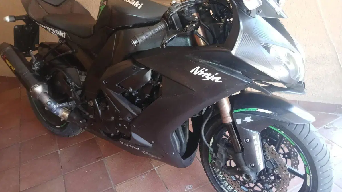 Kawasaki Ninja 1000 ZX-10R (2010 - 11)  (4)