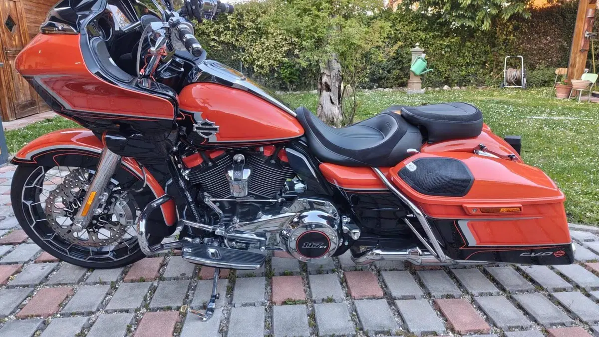 Harley-Davidson CVO Road Glide Limited (2022) 