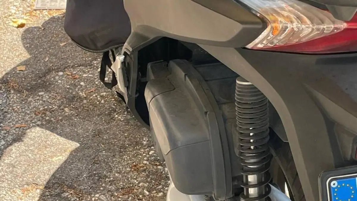 Honda SH 300 i ABS (2016 - 20)  (4)