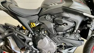 Ducati Monster 937 + (2021 - 25)  (3)