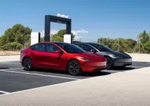 Tesla cambia le regole del gioco: in Europa arriva il primo Supercharger V4 da 500 kW