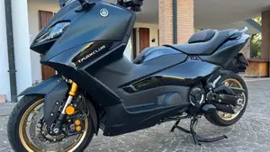 Yamaha T-Max 560 (2022 - 24)  (2)