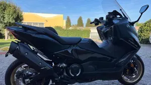 Yamaha T-Max 560 (2022 - 24)  (3)