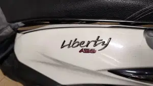 Piaggio Liberty 125 i-get ABS (2016)  (9)