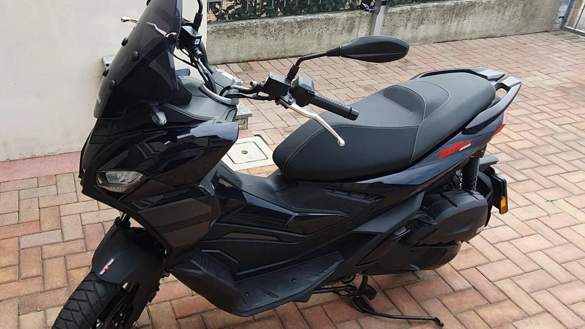 Aprilia SR GT 200 (2025 - 26) 