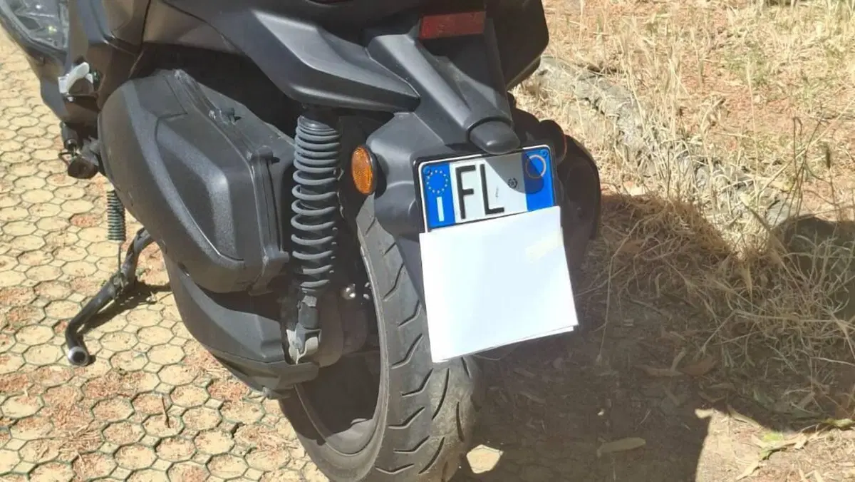 Yamaha X-Max 300 (2025 - 26)  (5)