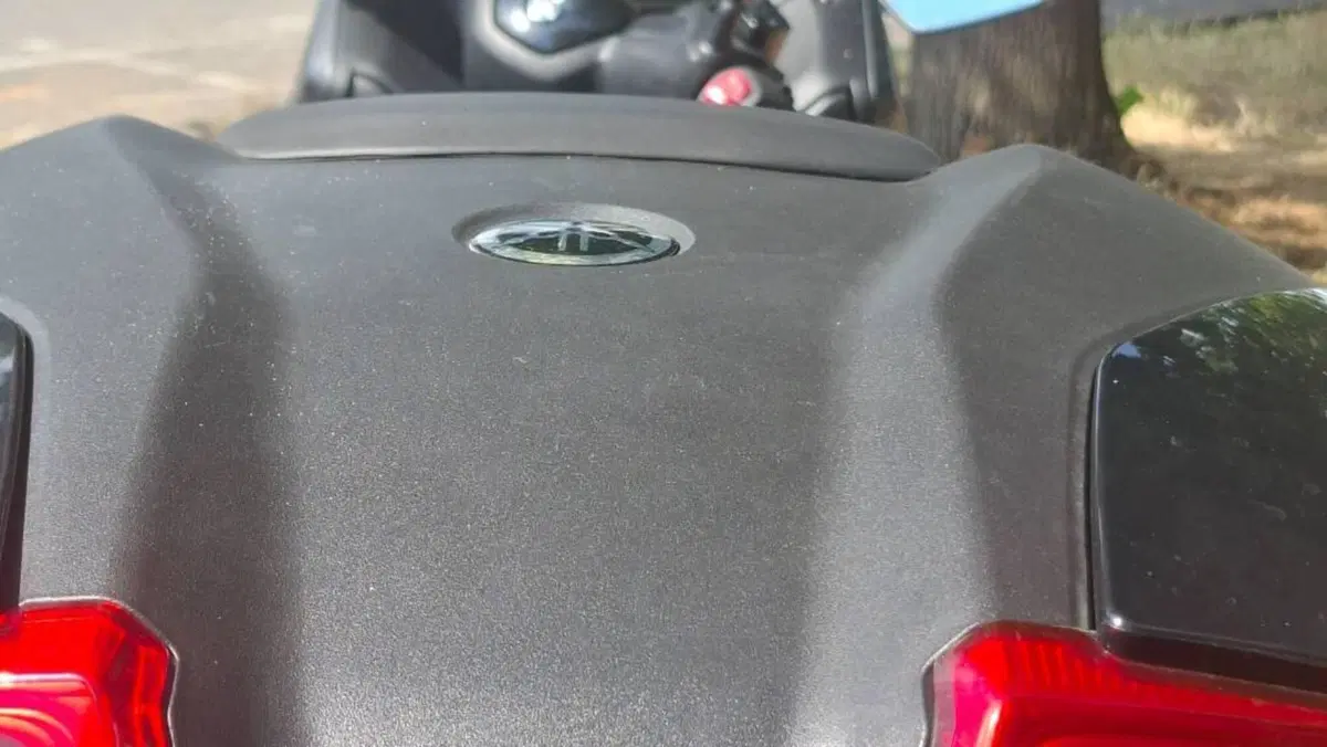 Yamaha X-Max 300 (2025 - 26)  (6)