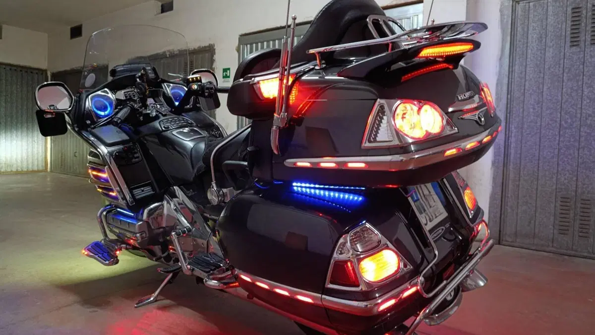 Honda GL 1800 Gold Wing (2007 - 11)  (2)