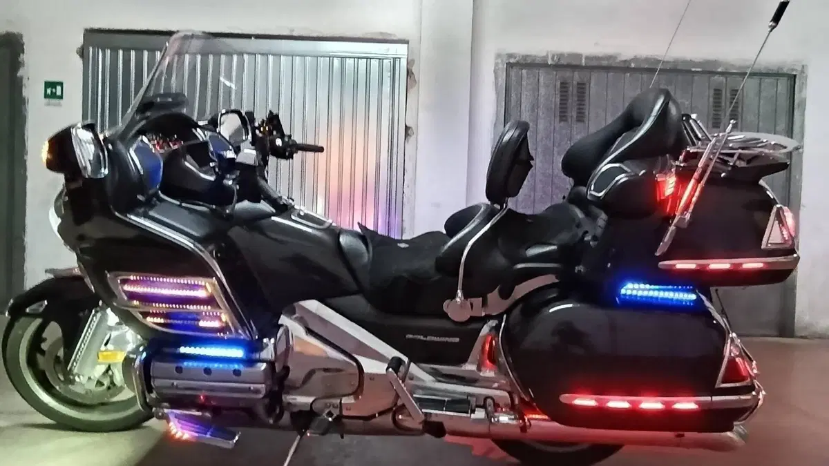 Honda GL 1800 Gold Wing (2007 - 11)  (3)