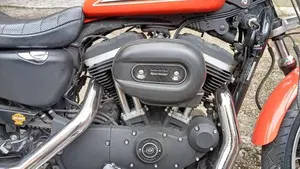 Harley-Davidson 883 R (2008 - 16) - XL 883R  (4)
