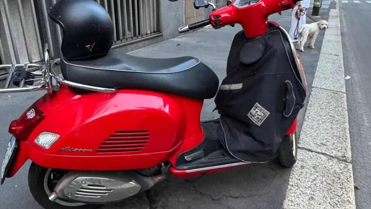 Vespa GTS 300 (2010 - 14)  (2)