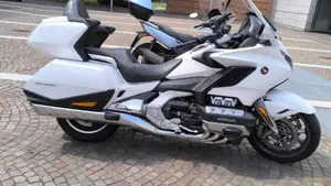 Honda GL 1800 Gold Wing Tour DTC (2018 - 20)  (4)