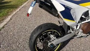 Husqvarna 701 Supermoto (2017 - 19)  (6)