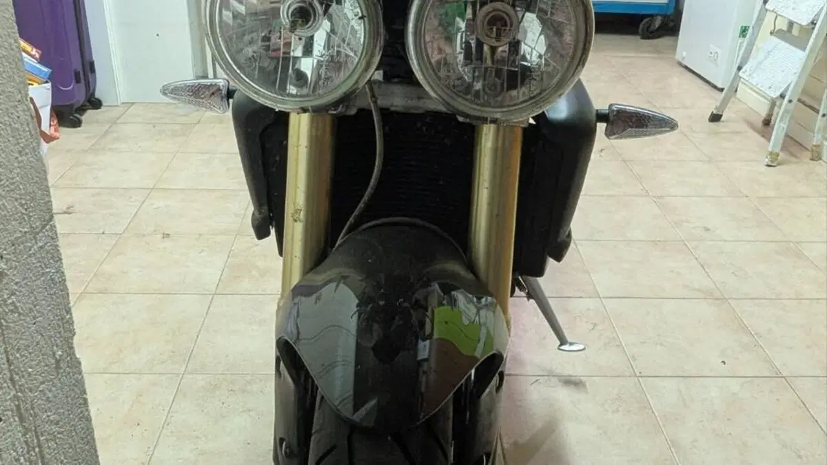 Triumph Street Triple (2007 - 12) 