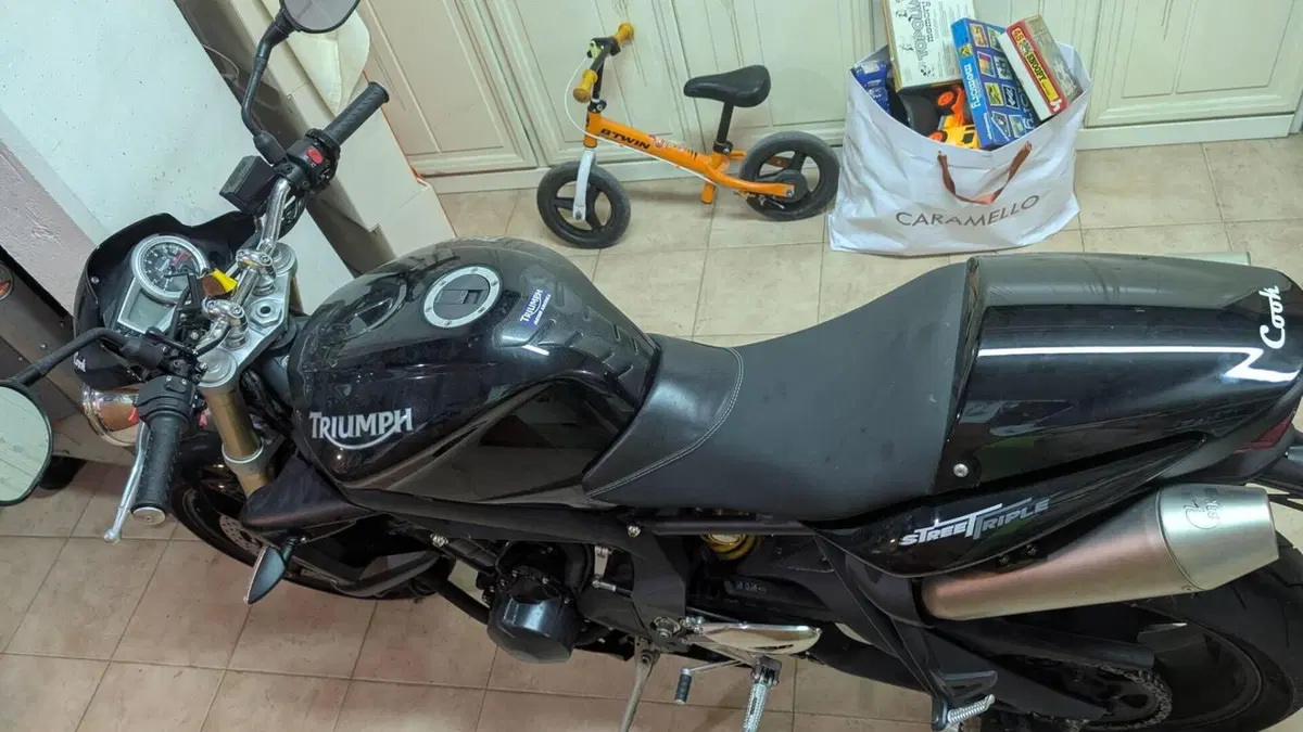 Triumph Street Triple (2007 - 12)  (4)