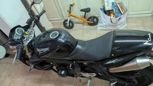 Triumph Street Triple (2007 - 12)  (4)