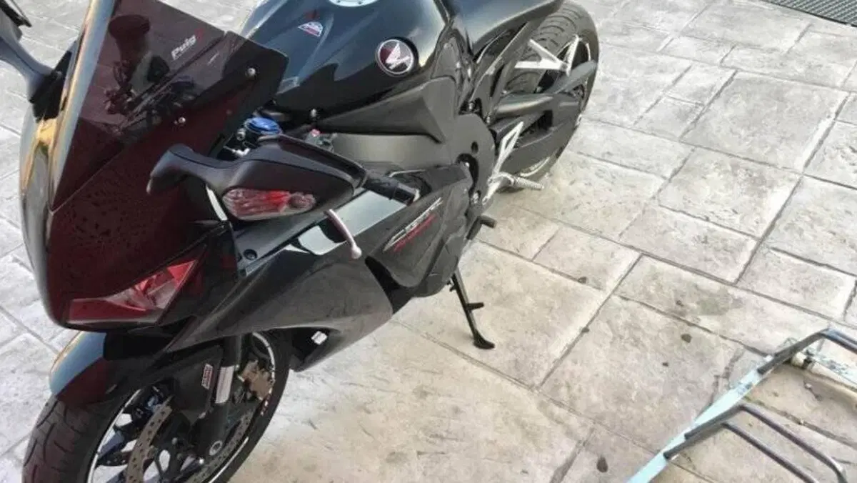 Honda CBR 1000 RR Fireblade (2012 - 16)  (3)