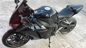 Honda CBR 1000 RR Fireblade (2012 - 16)  (4)