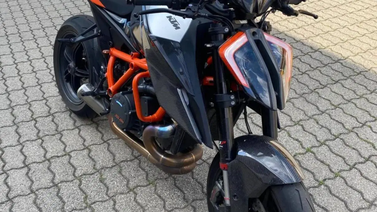 KTM 1290 Super Duke R (2022 - 23)  (2)