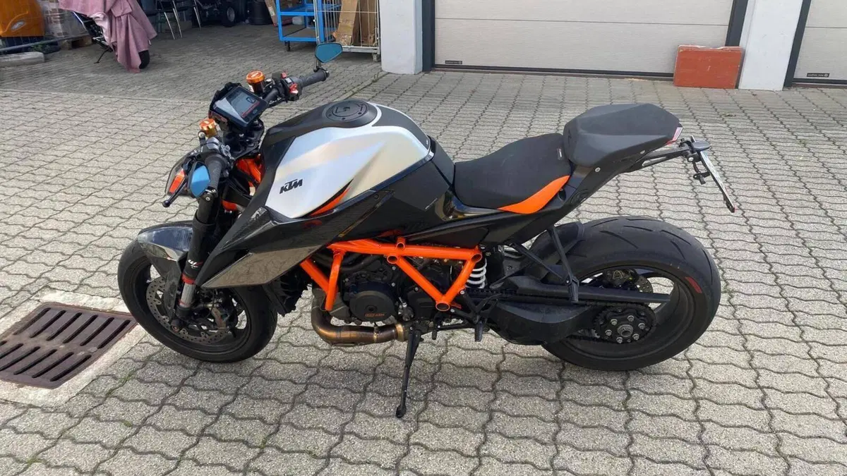 KTM 1290 Super Duke R (2022 - 23)  (5)