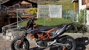 KTM 690 SMC R (2019 - 20)  (2)