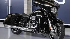 Harley-Davidson 110 Street Glide (2016) - FLHXSE  (2)