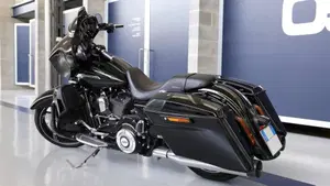 Harley-Davidson 110 Street Glide (2016) - FLHXSE  (3)
