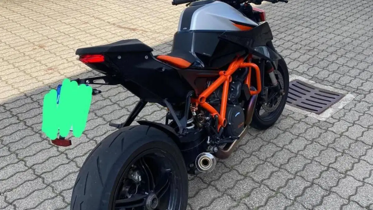 KTM 1290 Super Duke R (2022 - 23)  (4)