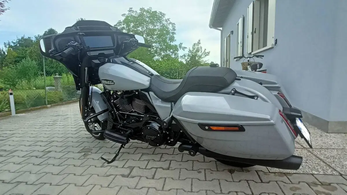 Harley-Davidson Street Glide (2024 - 26)  (2)