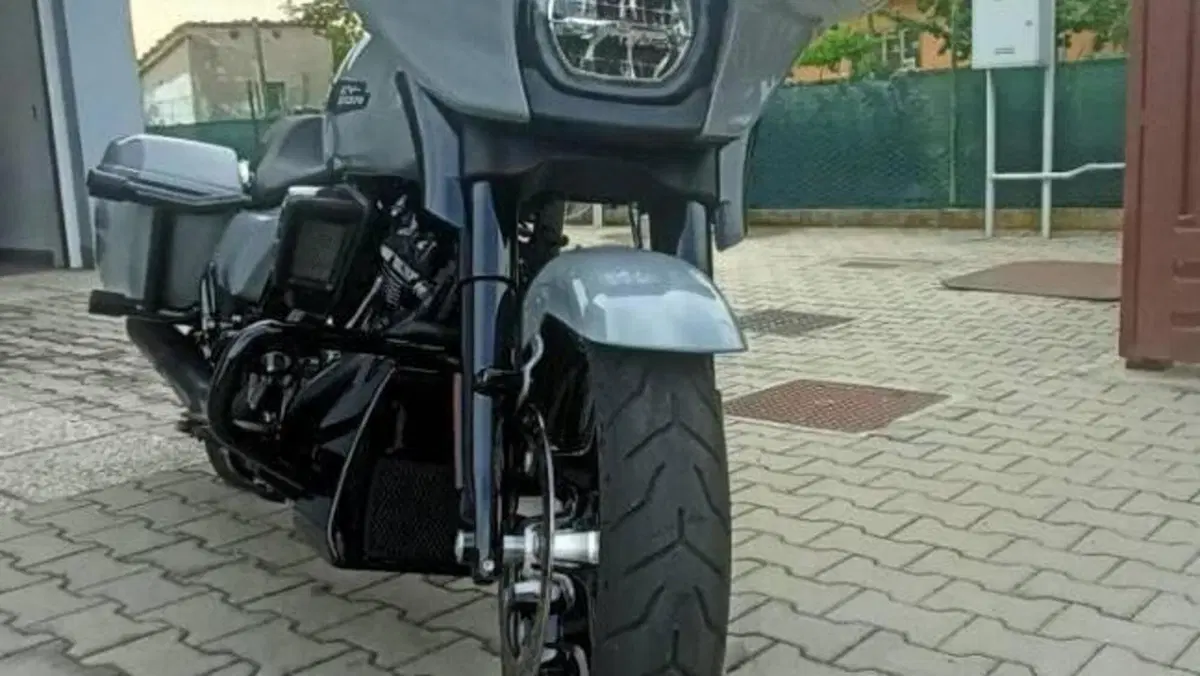 Harley-Davidson Street Glide (2024 - 26) 