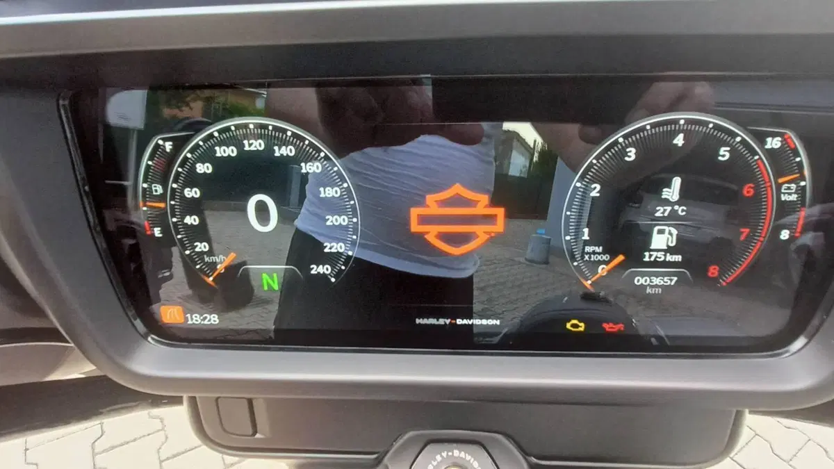 Harley-Davidson Street Glide (2024 - 26)  (6)