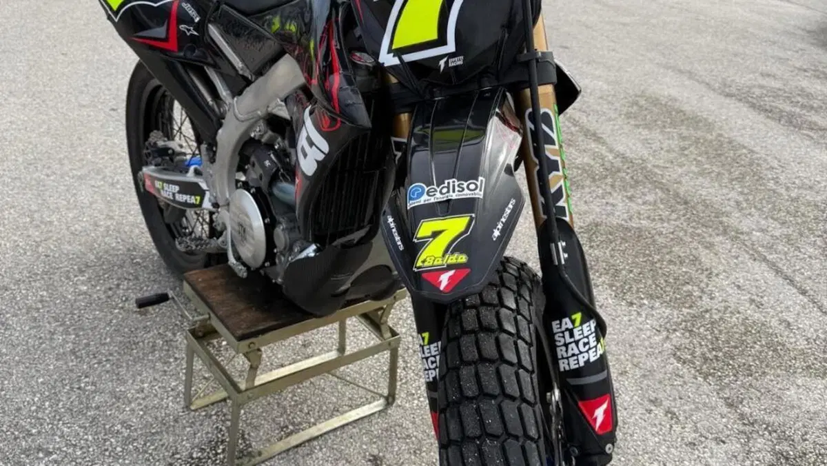 Yamaha YZ 450 F (2022)  (4)